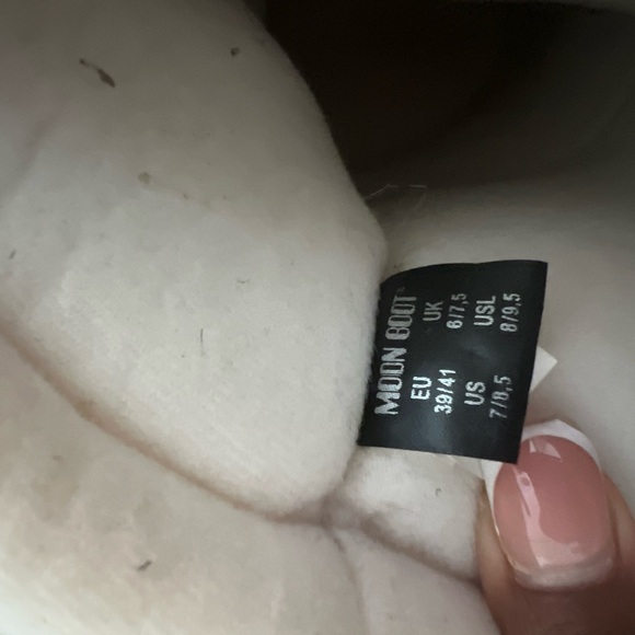 Moon Boot Black Snow Boots - Picture 9 of 9